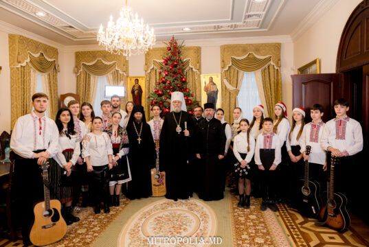 Înaltpreasfințitul Mitropolit Vladimir a primit cete de colindători la Reședința Mitropolitană din Chișinău