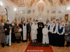 ÎPS Mitropolit Vladimir a oficiat Taina Sfântului Botez și a Mirungerii pentru prunca Miriam