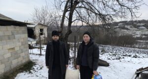 Colindul milosteniei a ajuns la 50 de familii din Cruglic