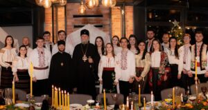 ÎPS Mitropolit Vladimir și tinerii voluntari au împărtășit împreună bucuria Nașterii Domnului