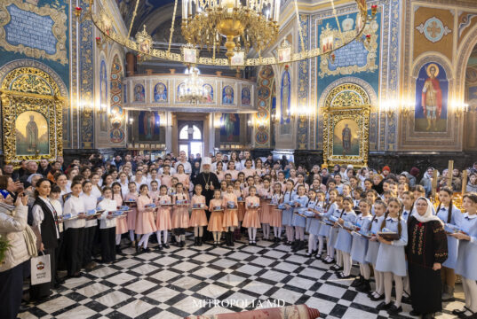 ÎPS Mitropolit Vladimir a liturghisit în duminica după Nașterea Domnului, la Catedrala Mitropolitană