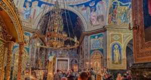 Acatistul Sfintelor Pătimiri (Pasia) la Catedrala Mitropolitană „Nașterea Domnului” din Chișinău