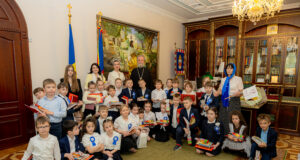 His Eminence Metropolitan Vladimir Receives a Visit from First-Grade Students of the “Alexandr Pushkin” Theoretical Lyceum in Chișinău