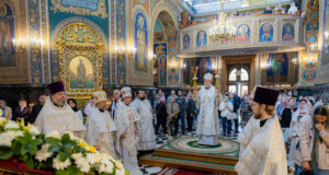 Mitropolitul Vladimir a liturghisit în ziua praznicului Înălțării Domnului la Catedrala Mitropolitană din Chișinău