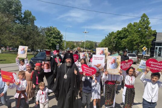Marșul Familiei la Nisporeni: sute de credincioși au mărturisit valorile familiei creștine