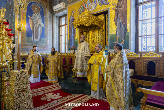 Mitropolitul Vladimir a liturghisit în Duminica a II-a după Cincizecime, la Catedrala Mitropolitană