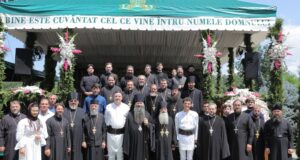 „Un trandafir, o lumânare pentru Sfântul Ștefan cel Mare” în cuprinsul Mitropoliei Moldovei