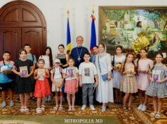 Mitropolitul Vladimir a primit vizita copiilor participanți la tabăra de vară de pe lângă Parohia „Sf. Irh. Spiridon”, din cadrul IMU