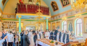 Sfânta Liturghie în parohia „Sfinții și Drepții Dumnezeiești Părinți Ioachim și Ana” din orașul Sîngera