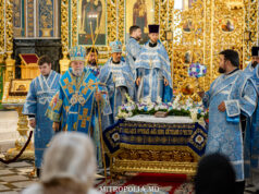Mitropolitul Vladimir a liturghisit în ziua Praznicului Adormirii Maicii Domnului, la Catedrala Mitropolitană din Chișinău