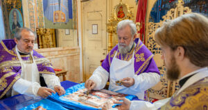 Mitropolitul Vladimir a oficiat rânduiala Sfințirii Antimiselor și Dumnezeiasca Liturghie, la Catedrala Mitropolitană