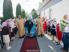 Mitropolitul Vladimir a liturghisit în parohia „Acoperământul Maicii Domnului” din orașul Ialoveni