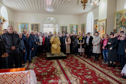 Mitropolitul Vladimir a oficiat Sfânta Liturghie în Biserica „Sf. M. Mc. Dimitrie” din Coropceni, raionul Telenești
